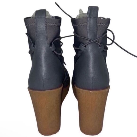 Steve Madden Gray Ankle Sock Bootie(Size 8M) - Picture 6 of 9